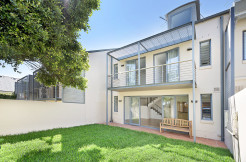 4 Brett Avenue Balmain East 4 Brett Avenue Balmain East