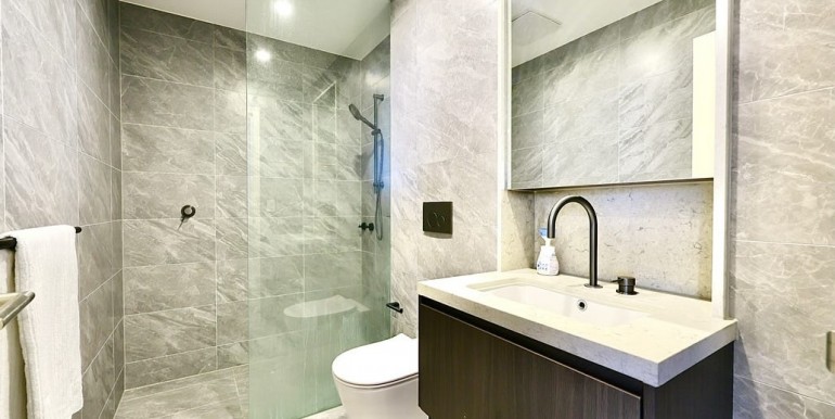 Bathroom_christie_street